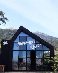 Merbabu View Cafe di Jalur Pendakian via Cuntel