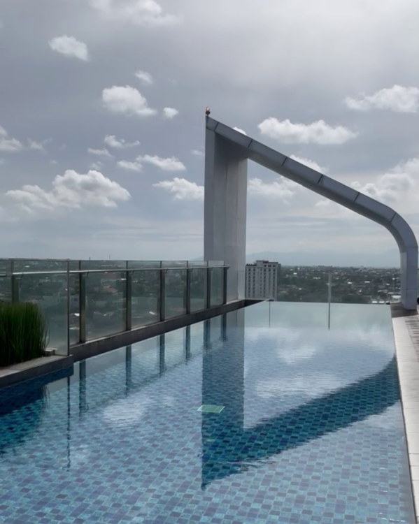 Sewa Apartemen Harian dengan Akses Infinity Sky Pool di Pulang ke