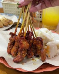 Sate Babi Bawah Pohon