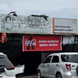 Ayam Goreng Mbok Berek Ny. Subekti Ki Mangun Sarkoro